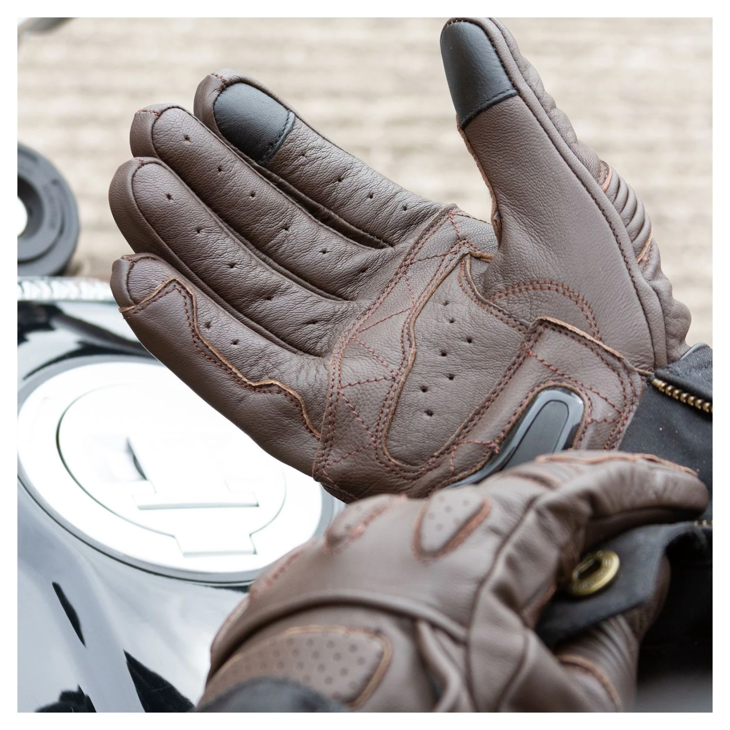 Merlin Finlay Gloves - Image 9