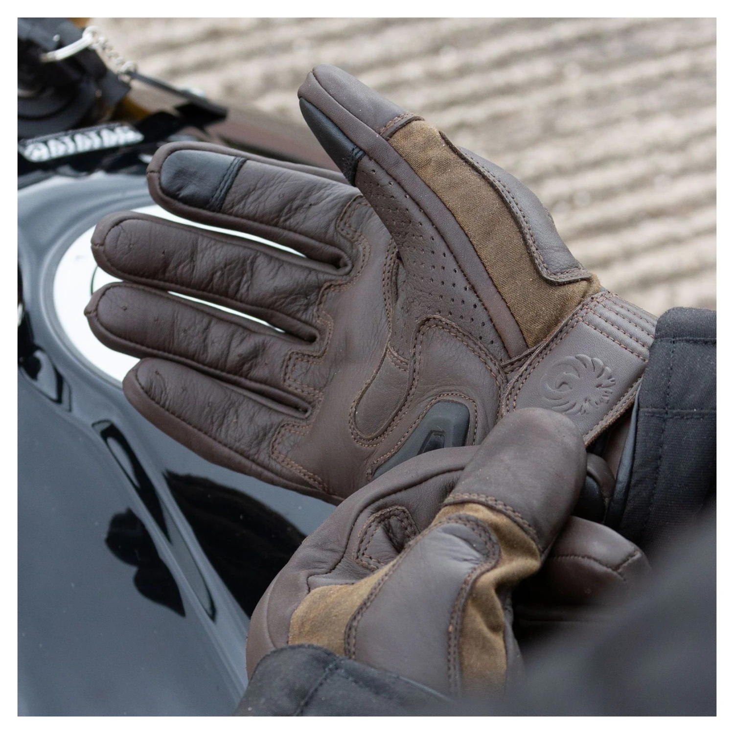 Merlin Glenn Gloves - Image 10